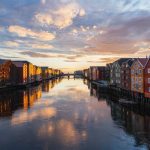 Sonnenuntergang-Trondheim-bei-Bernart-Wald-Besuch-Norwegen